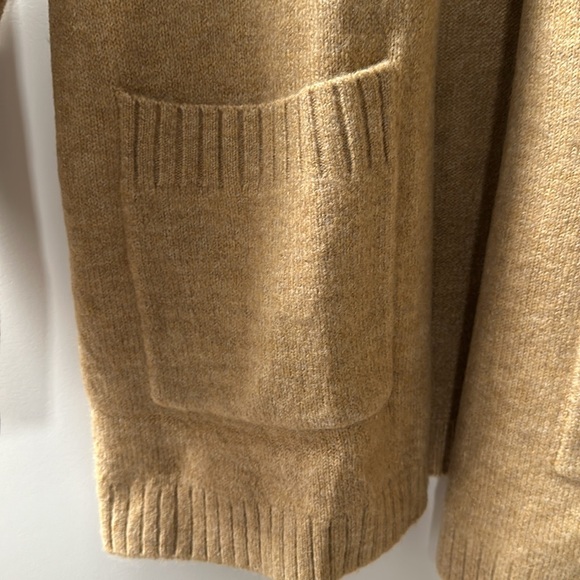 Loft camel sweater - Picture 2 of 4